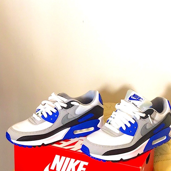 Nike Shoes - Nike Air Max